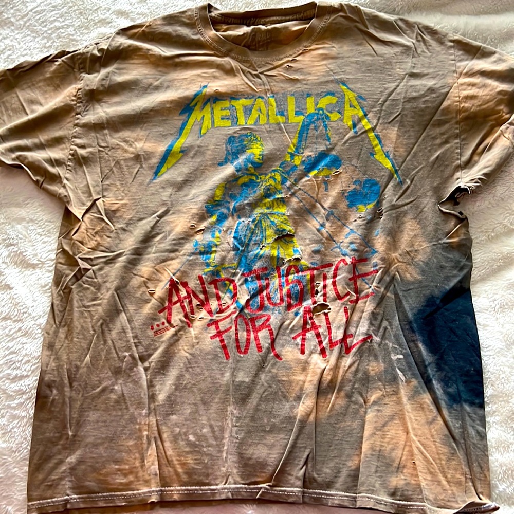 Metallica distressed tshirt